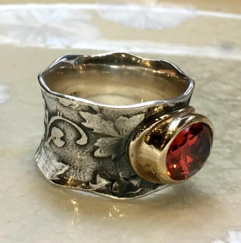 Vintage Ethnic Style Red Crystal Rings for Women Antique CopperColor Twig Texture Creative Party Jewelry Accessories