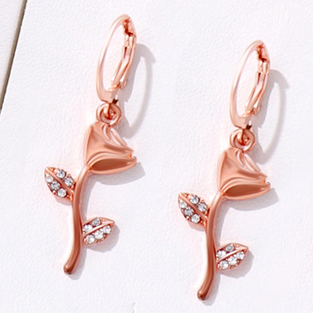 3 Piece Women Versatile Diamond Studded Flower Necklace Earring Set Fashionable And Personalized Temperament Accessory