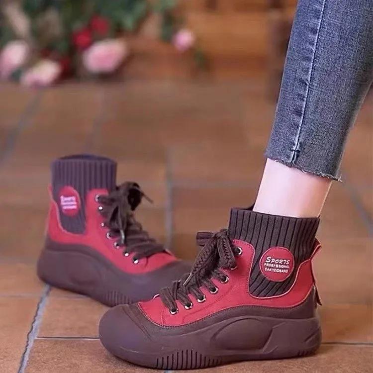 Mode 2024 Herbst Neu High Top Elastische Socken und Stiefel Damen Retro Britischer Stil Vielseitig Netzwerk Rot Lässige Kurze Stiefel Großhandel