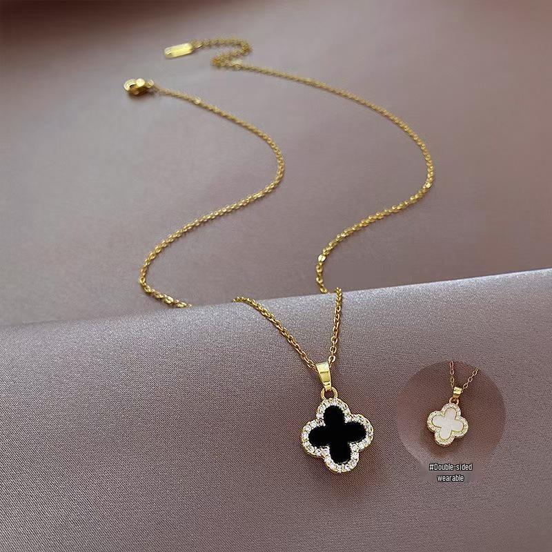 Autumn & Winter Women's Four-Leaf Clover Necklace: Small Fragrance Style, Trendy Clavicle Chain