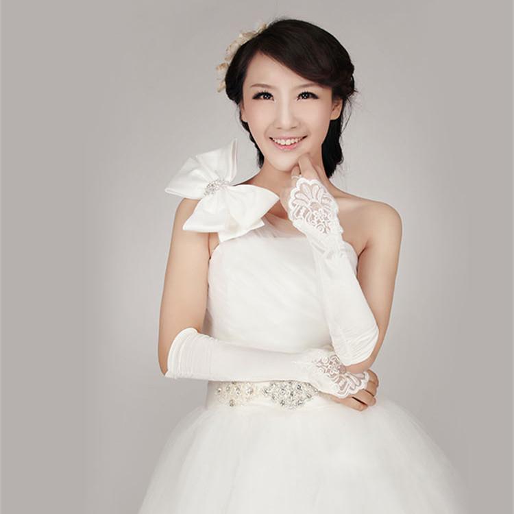 European & American Wedding Dress Accessory Set: Lace Veil, Satin Gloves, Petticoat.