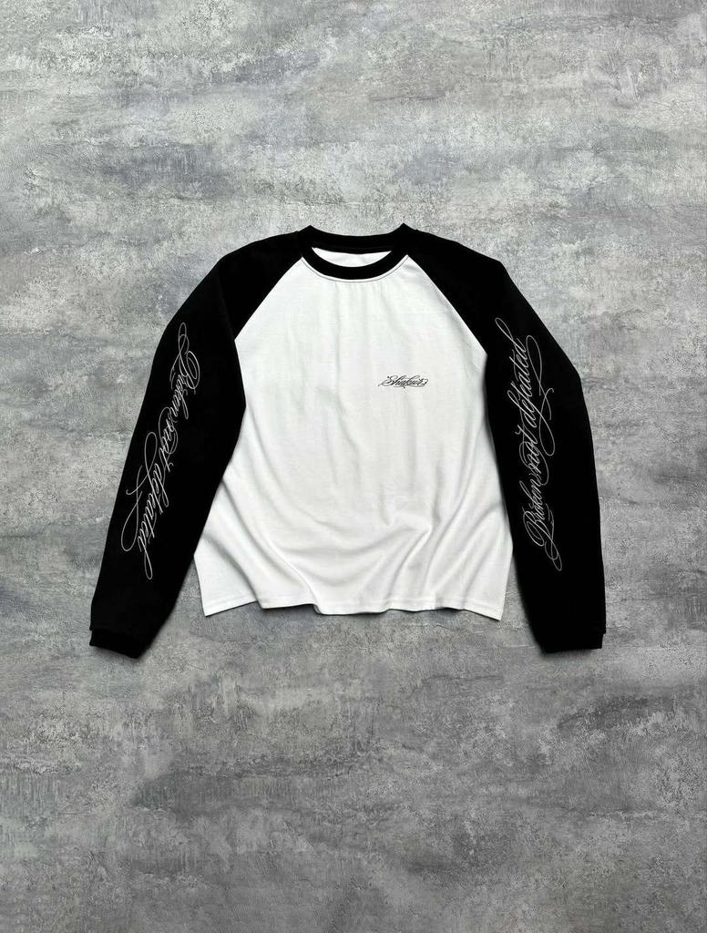 Minimalistické tričko Y2K stylu, volný střih, kulatý výstřih, dlouhý rukáv
