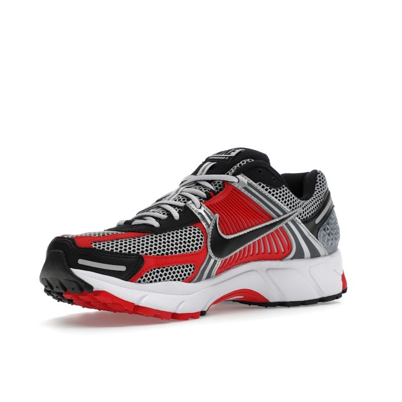Nike Air Zoom Vomero 5 Metallic Silver University Red Herresneakers Grå Svart Hvit HV0926-095
