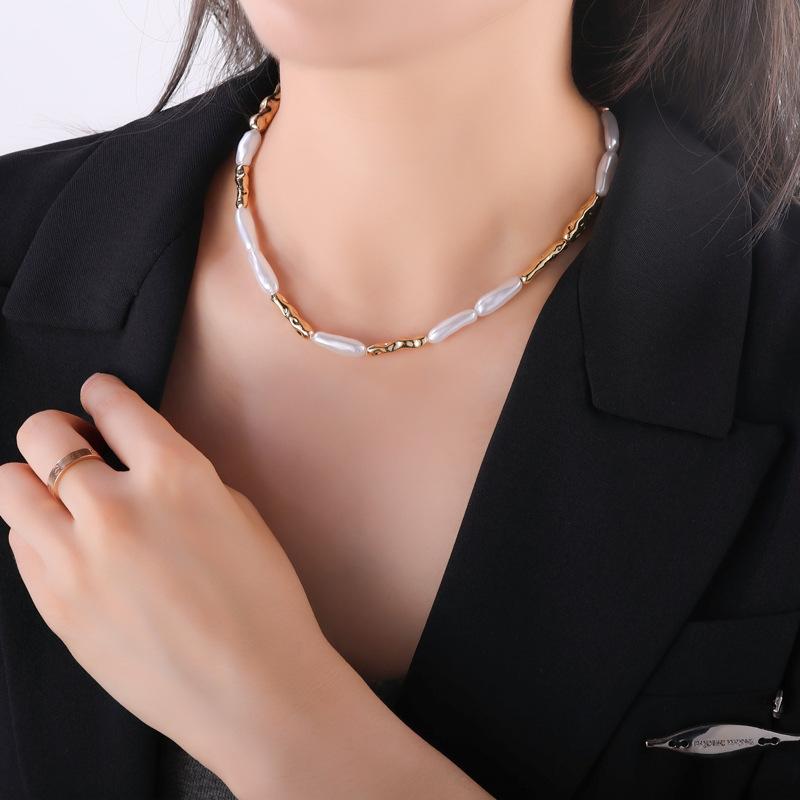 Pearl necklace - unique design, minimalist french vintage pearl choker for women золотой