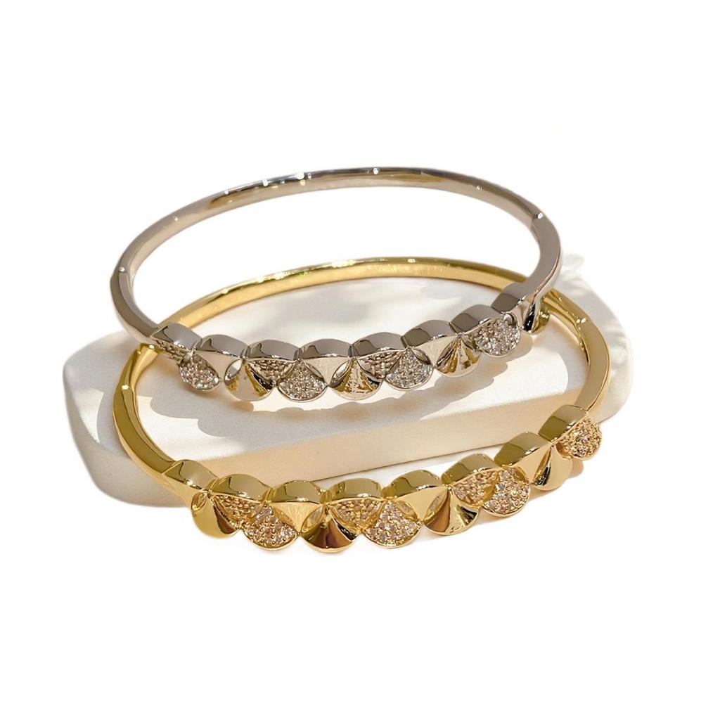 Women's Luxury Ginkgo Zirconia Bracelet - Elegant European & American Design