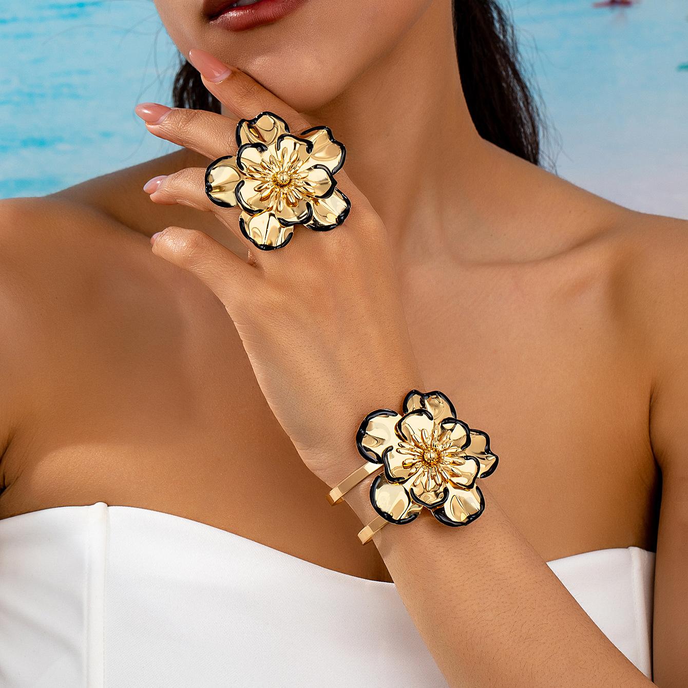 

Vintage Camellia Open Ring Bracelet Set чёрный