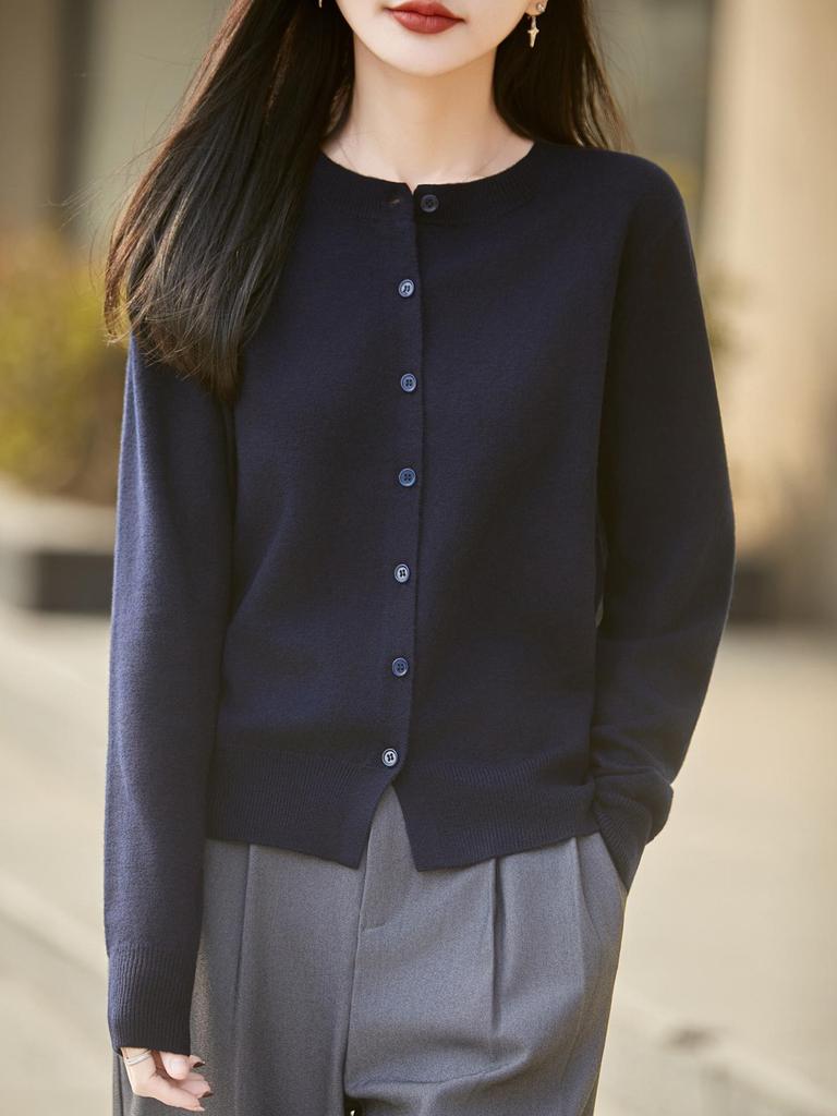 Chic Women's 100% Wool Cardigan: Round Neck, Button-Up, Slimming, Versatile for Autumn/Winter 2026