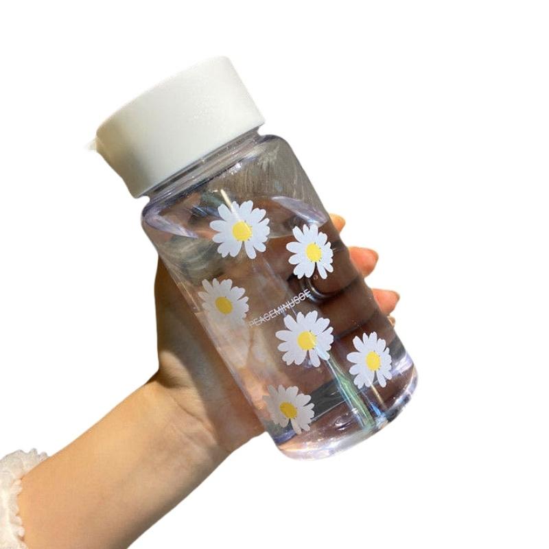This Summer Cute Little Chrysanthemum Water Cup Comes in Two Styles  Frosted and Transparent  with A Handle for Easy Carrying 0.5L