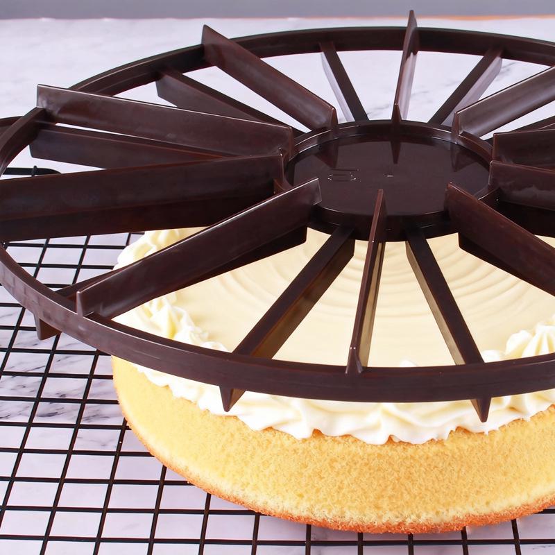 Round Cake Layer Slicer: 10/12 Equal Plastic Divider Baking Tool