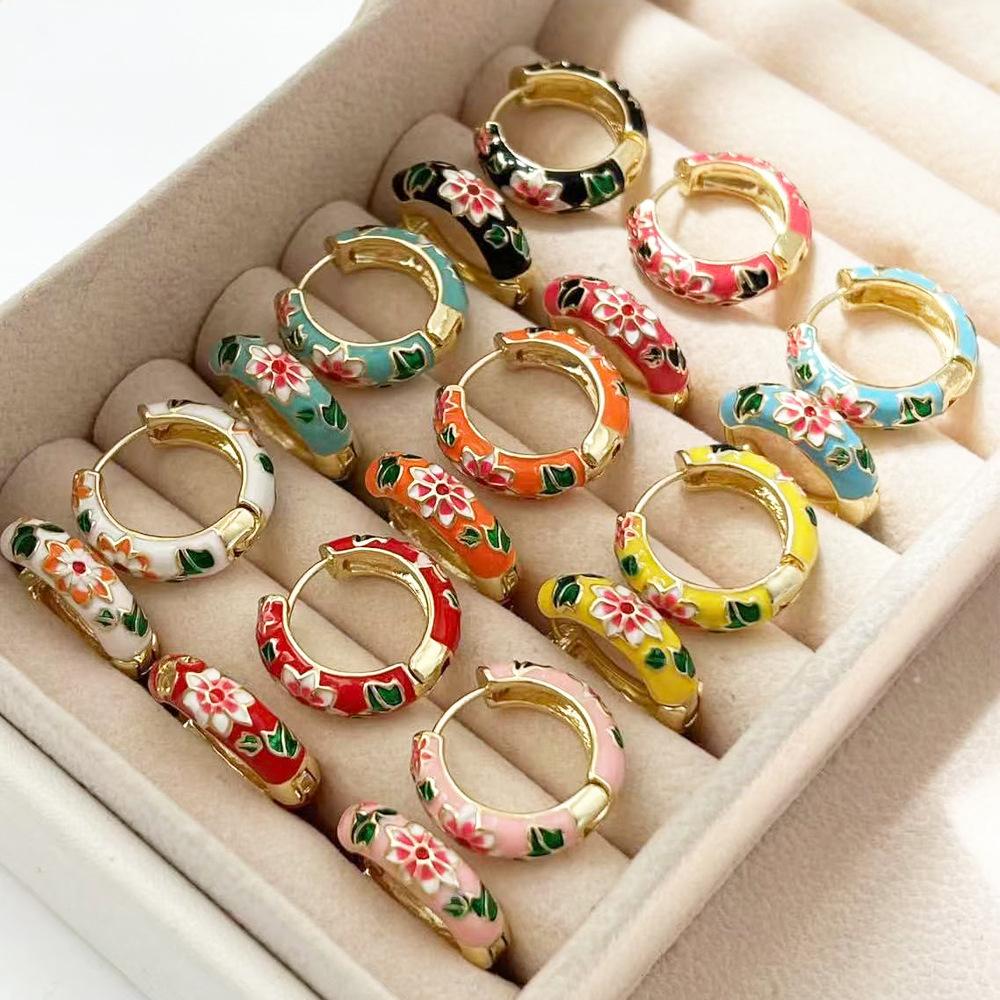 Vintage New Trend Colorful Enamel Flowers Cute Huggies Hoop Earrings for Women Boho Unique Round Ear Buckle Fashion Jewelry Gift
