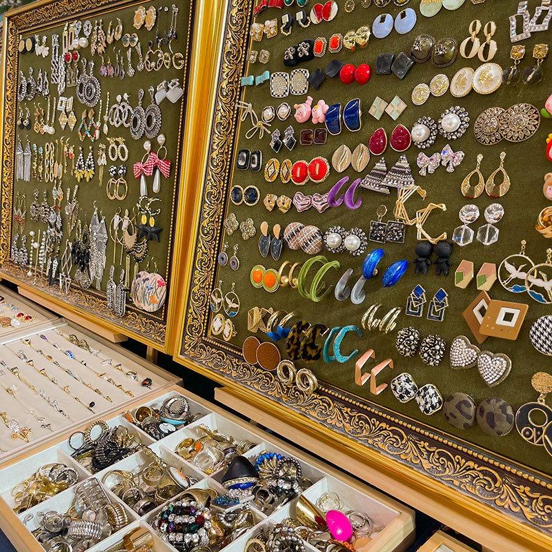 Retro Court Style Earrings Niche Light Luxury High-end Stud Earrings Versatile Earrings