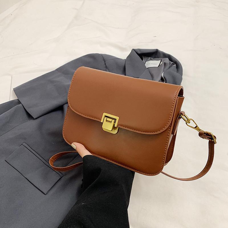 Vintage French Style Chic Shoulder Bag Fashionable Retro Small Crossbody Purse