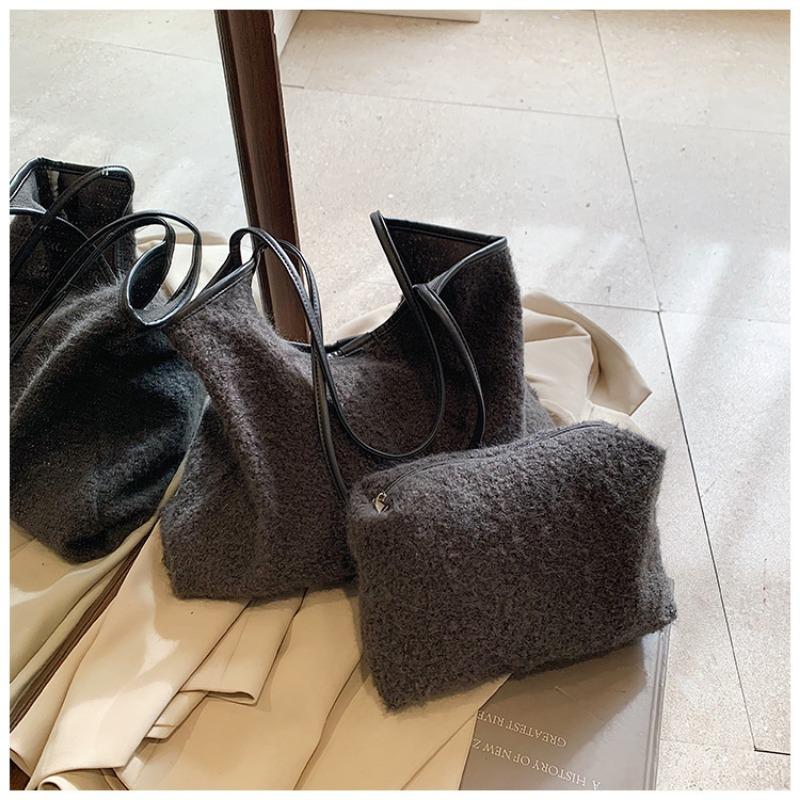 

Fashion casual underarm tote bag women s autumn and winter new commuter large capacity retro trend shoulder bag чёрный