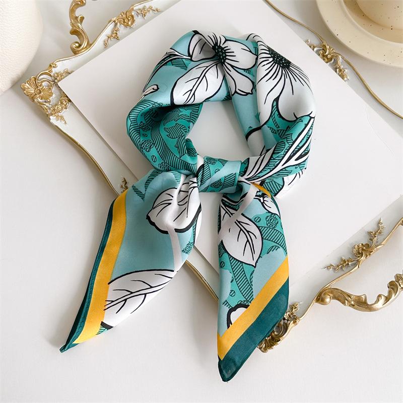 Écharpe florale pour femme style luxe léger imprimée 71 cm petit foulard carré foulard en soie simulée polyvalent professionnel foulard en soie d'été nouveau