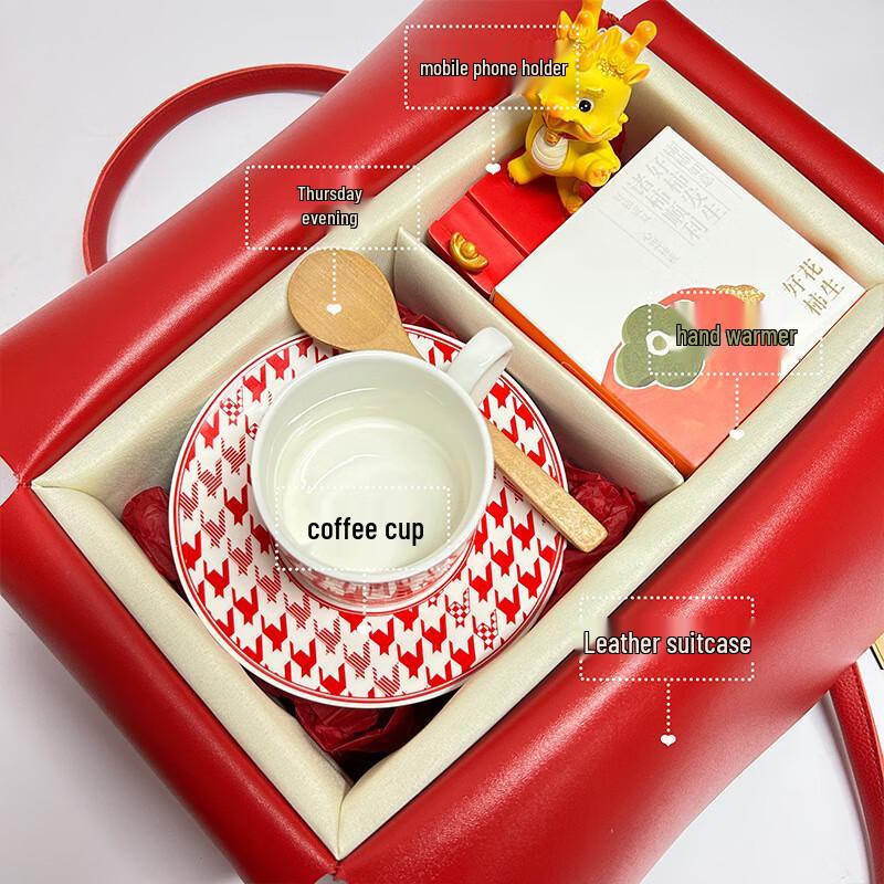 Festive Gift Set with Mug, Phone Holder & Hand Warmer 03