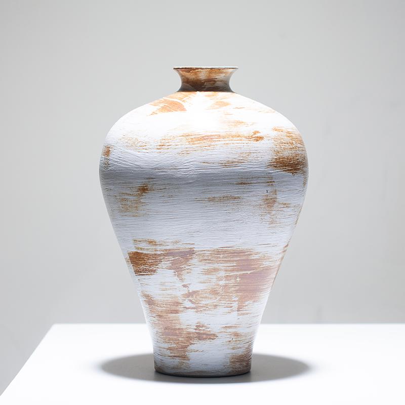 Chinese Antique-Style Ceramic Vase: Wabi-Sabi Japanese Beauty for Home, Living Room, or Hallway