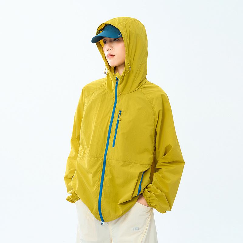 Woodpecker Women's Summer UV-Protective Cycling Jacket: Stylish, Lightweight, and Loose-Fitting.