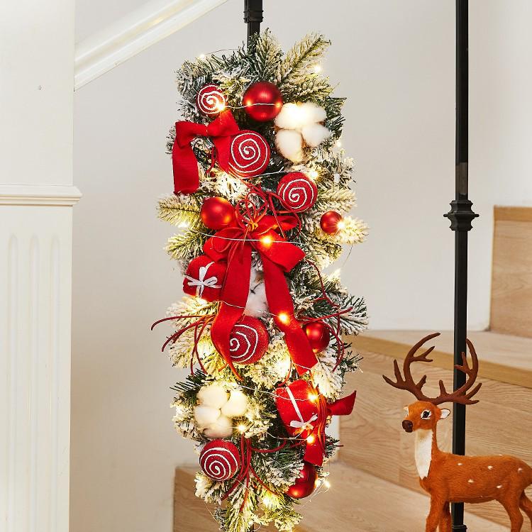Weihnachtsszene Rattan Treppen- und Türhängekranz Ornament für Kamin, Einkaufszentrum, Hotel