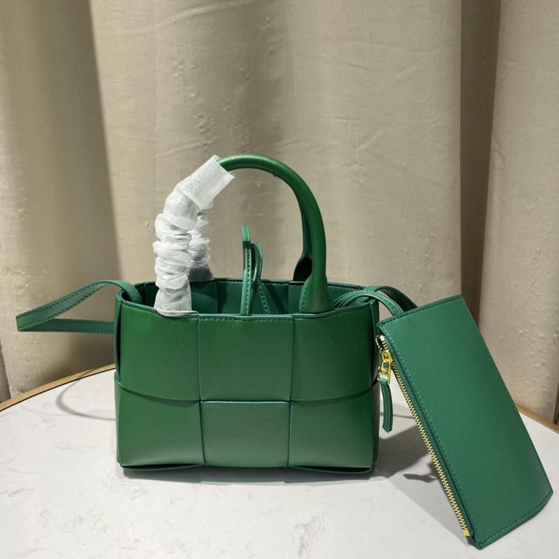 

2025 New Genuine Leather Women s Bag Creative 6-Grid Mini Weaving Splicing Tote Basket Handheld Single Shoulder Diagonal Span 20cm