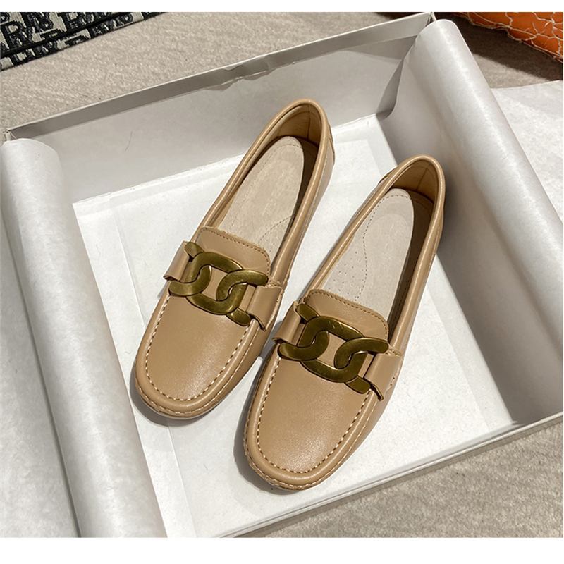 Hong Kong leather flat loafers British style small leather shoes women's 2025 spring new lazy metal buckle Doudou single shoes