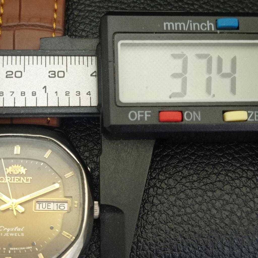 AUTOMATIC VINTAGE ORIENT CRYSTAL JAPAN 46941 MENS ORIGINAL DIAL WATCH A703332-1 R213b-a703332