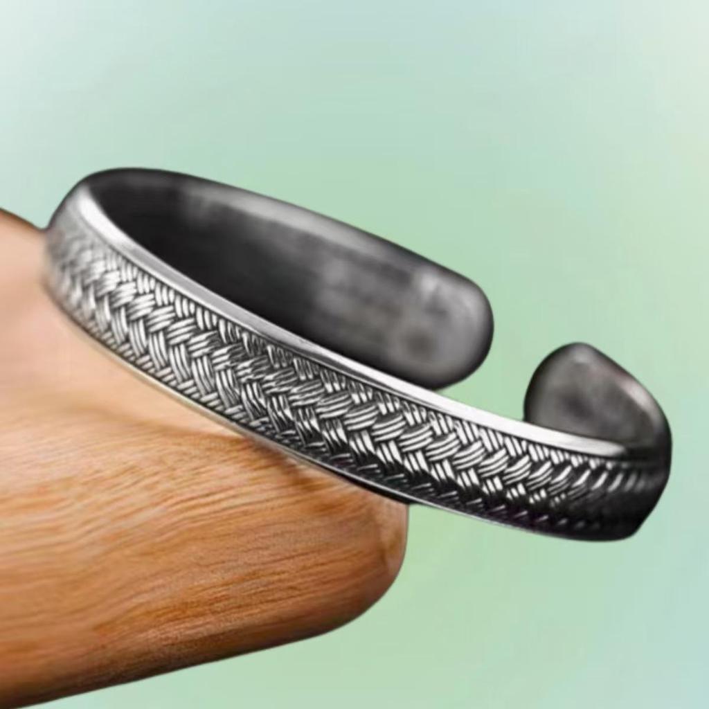 Silver-Plated Heart Sutra Mesh Bracelet - Romantic Couple's Open Bangle with Woven Design