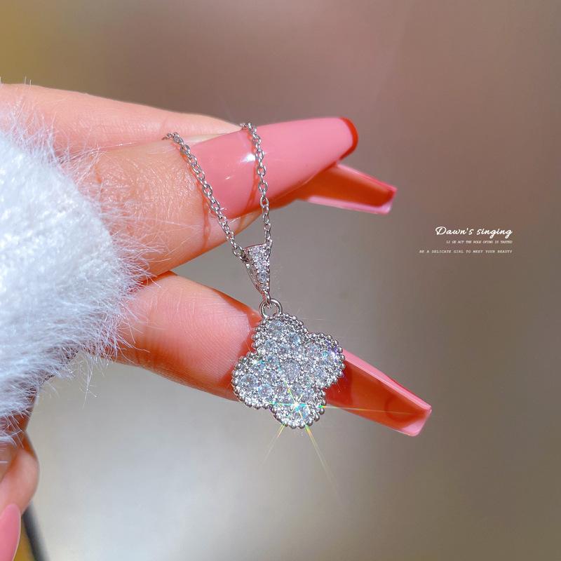 Glückskette Damen Kupfer Mikro-Inlay Echtgold Galvanisierung Schlichte und Exquisite Schlüsselbeinkette Halskette