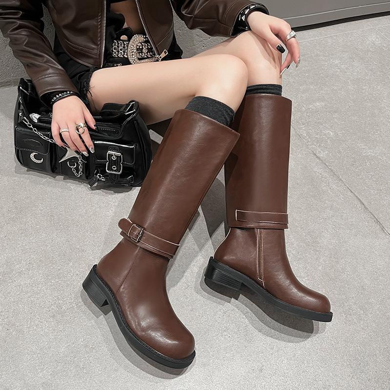 Verze z hovězí kůže Jedna bota Dva způsoby nošení Odnímatelné rytířské boty Dámské silné podpatky S přezkou na opasku Martensky Vysoké, ale ke kolenům