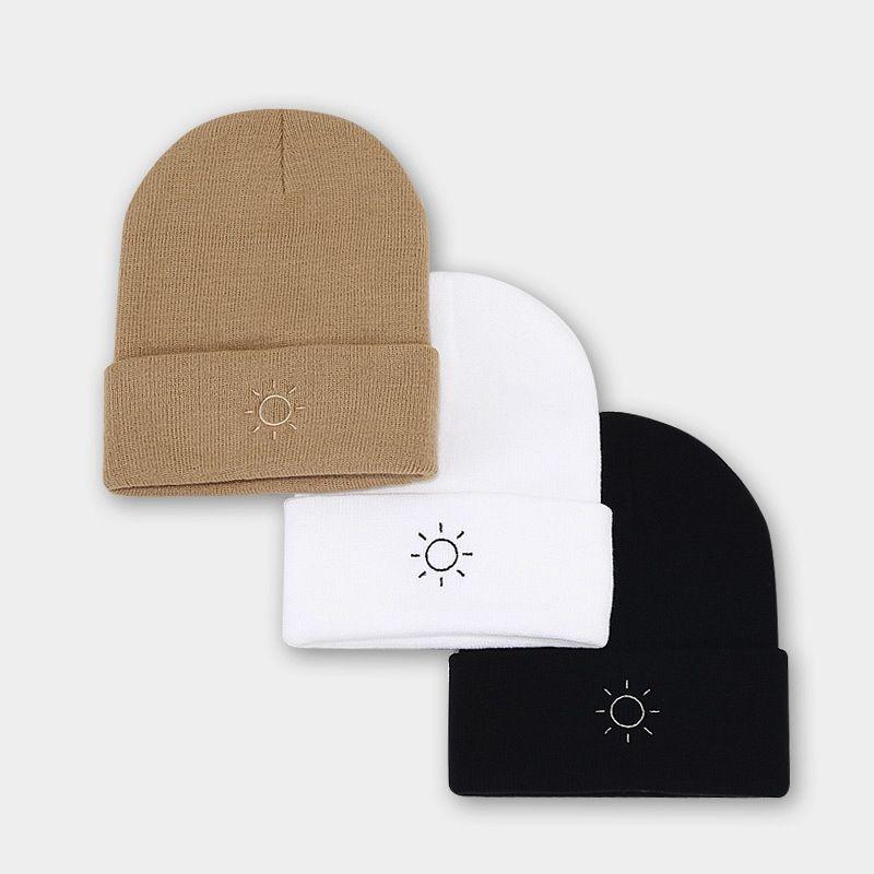 Autumn and Winter New Simple Sun Embroidery Fashion Crimping Pile Hat Men and Women Street Personality Simple Wool Knitted Hat