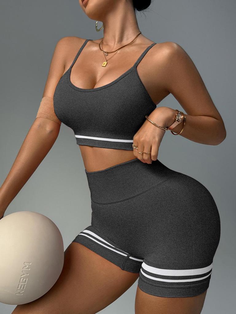 Women's Seamless Colorblock Yoga Set: Shockproof Sports Bra & Hip-Lifting Fitness Shorts