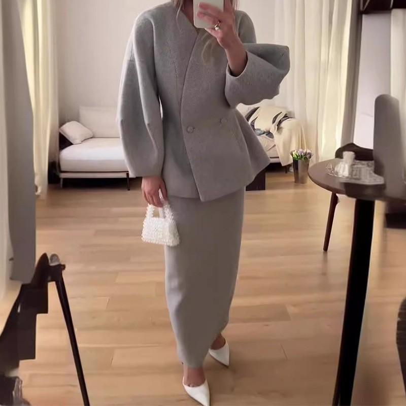 Dámská bílá halenka s V-výstřihem a nabíranými rukávy se sadou sukně slim fit, elegantní kancelářské oblečení