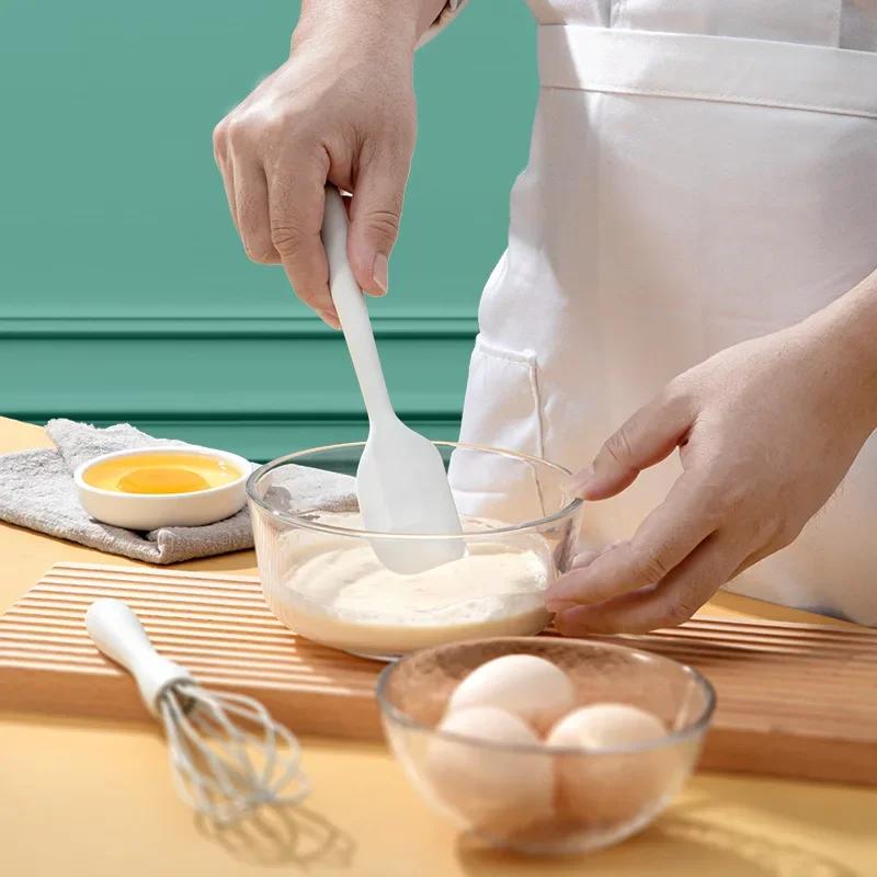 3 Pieces Baking Set Food Grade Silicone Heat Resistant Cream Scraper Egg Beater Grease Brush Kitchen Cake Baking Tools