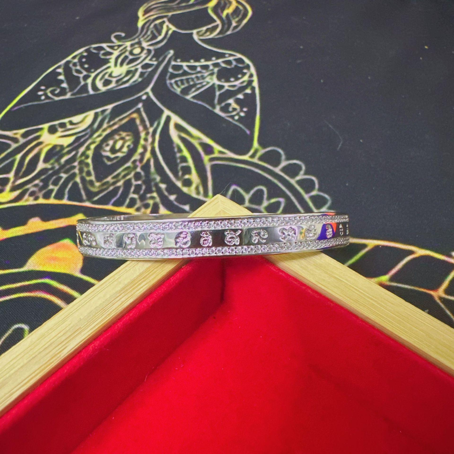 Cat Fairy Bracelet: Authentic Thai Buddhist Design серебряный