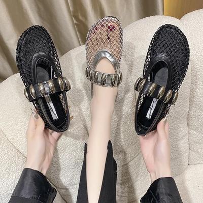 Mode 2024 Sommer Neue runde Kopf Mesh Hohl Sandalen Modische und bequeme flache Unterseite Damen Sandalen