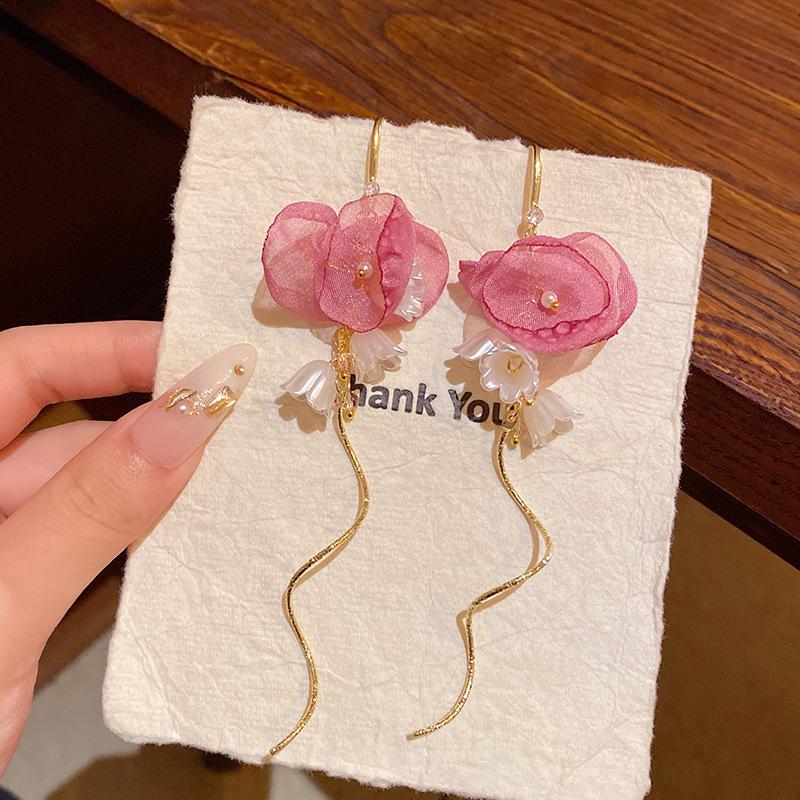 2025 Spring/Summer Floral Pearl Stud Earrings - Elegant Women's Light Luxury Edition