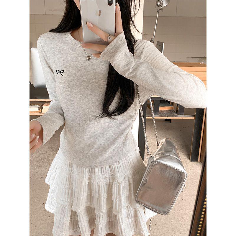 Φθινοπωρινή Γυναικεία Μπλούζα με Στρογγυλή Λαιμόκοψη, Κέντημα Φιόγκο, Μακρύ Μανίκι και Πλισέ Λεπτομέρειες