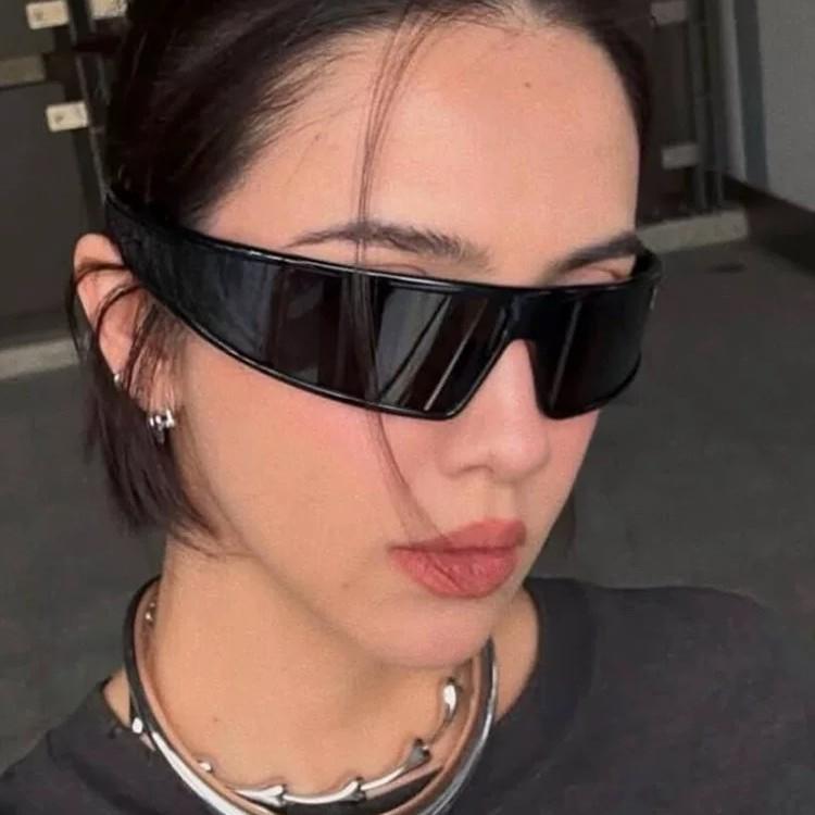 Trendy Celebrity Sunglasses: Versatile Fashionable Street Style Glasses