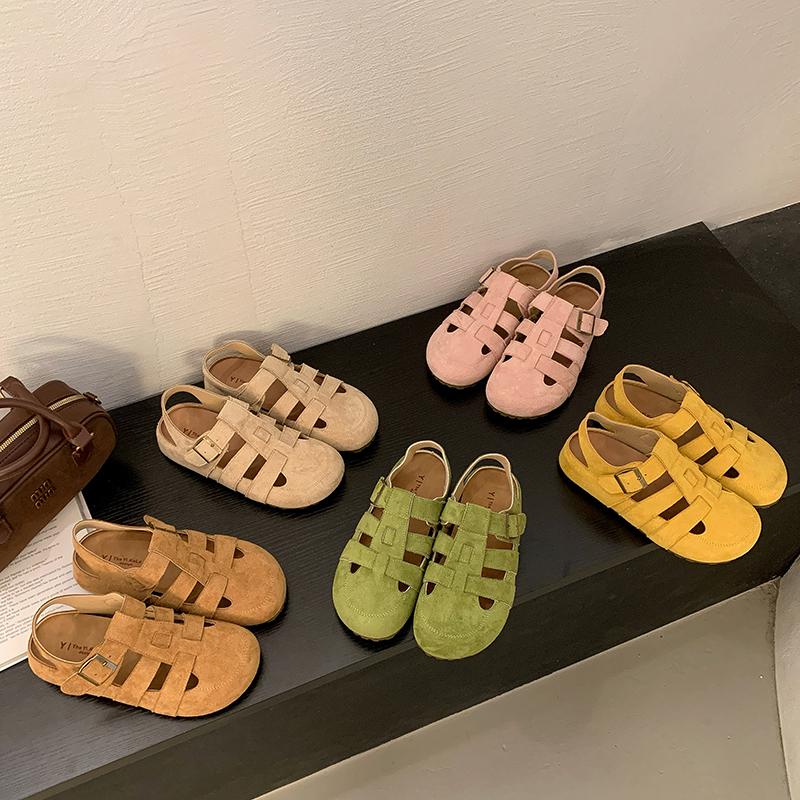 Fashion The New Spring/Summer 2025 Collection of Versatile, Flat, and Casual Roman Sandals By The Leader Dancer