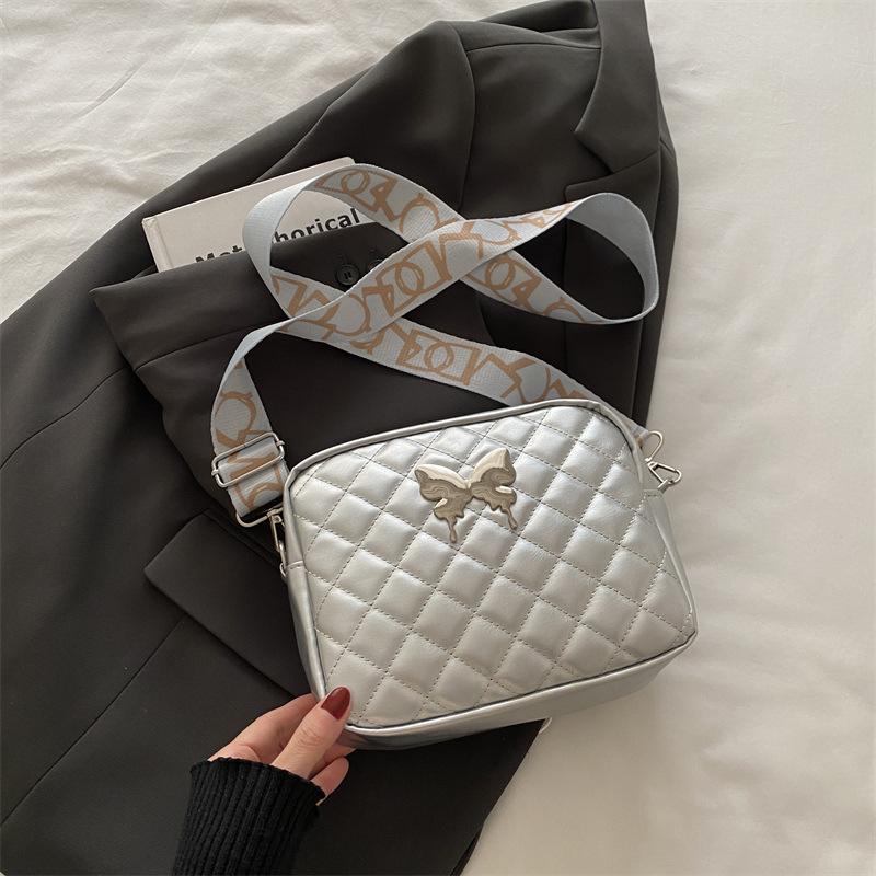 Textured Bag Women's 2025 Spring New Commuter Retro Simple Diamond Embroidered Thread Wide Shoulder Strap Messenger Bag Small Square Bag