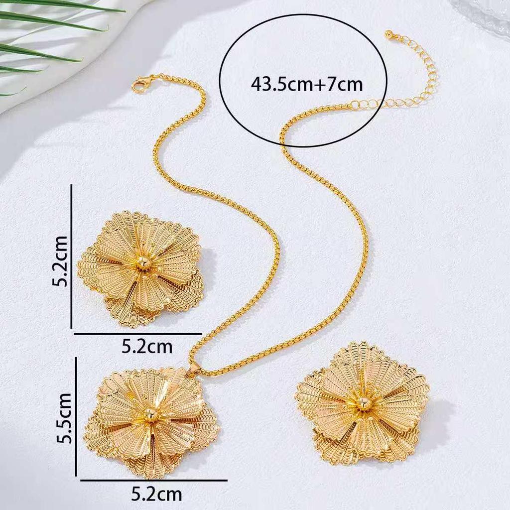 Set di Collana e Orecchini Floreali Retrò a 3 Pezzi – Elegante e Versatile Stile Europeo Americano