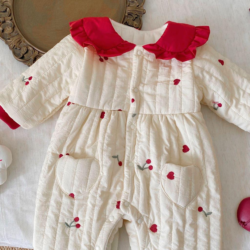 Třešňové srdce prošívaná fleecová kombinéza s límečkem Petra Pana pro holčata