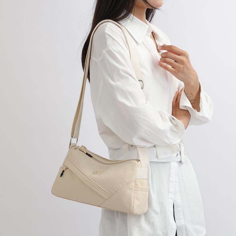 Lightweight Large Capacity Women's Crossbody Bag Lightweight Water-Repellent Nylon Shoulder Bag
