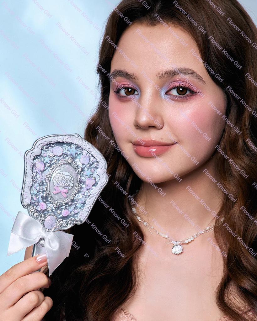 Flowerknows Specchio da Mano Portatile per Trucco Knight Unicorn Shell Pearl Collection Alta Bellezza