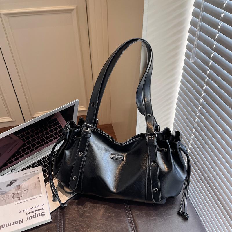 

Ретро нишевая сумка подмышку женская новая модная осенне-зимняя модная сумка-тоут большой вместимости на плечо чёрный