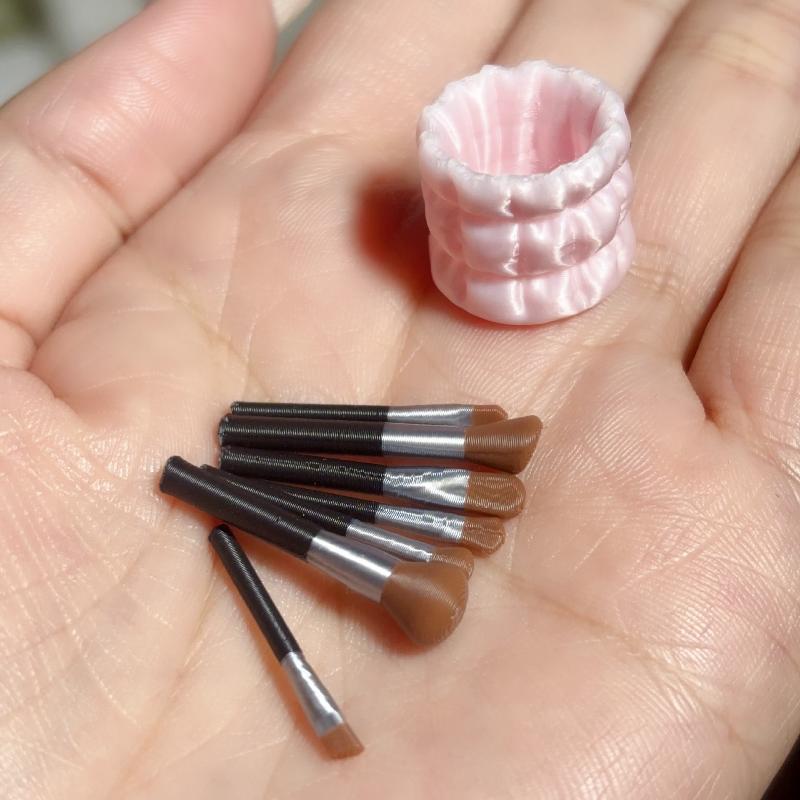 1 Set Doll Accessories Toys 1/12 Dollhouse Miniature Simulation Makeup Brush Pen Holder Model Ornament Scene Decoration