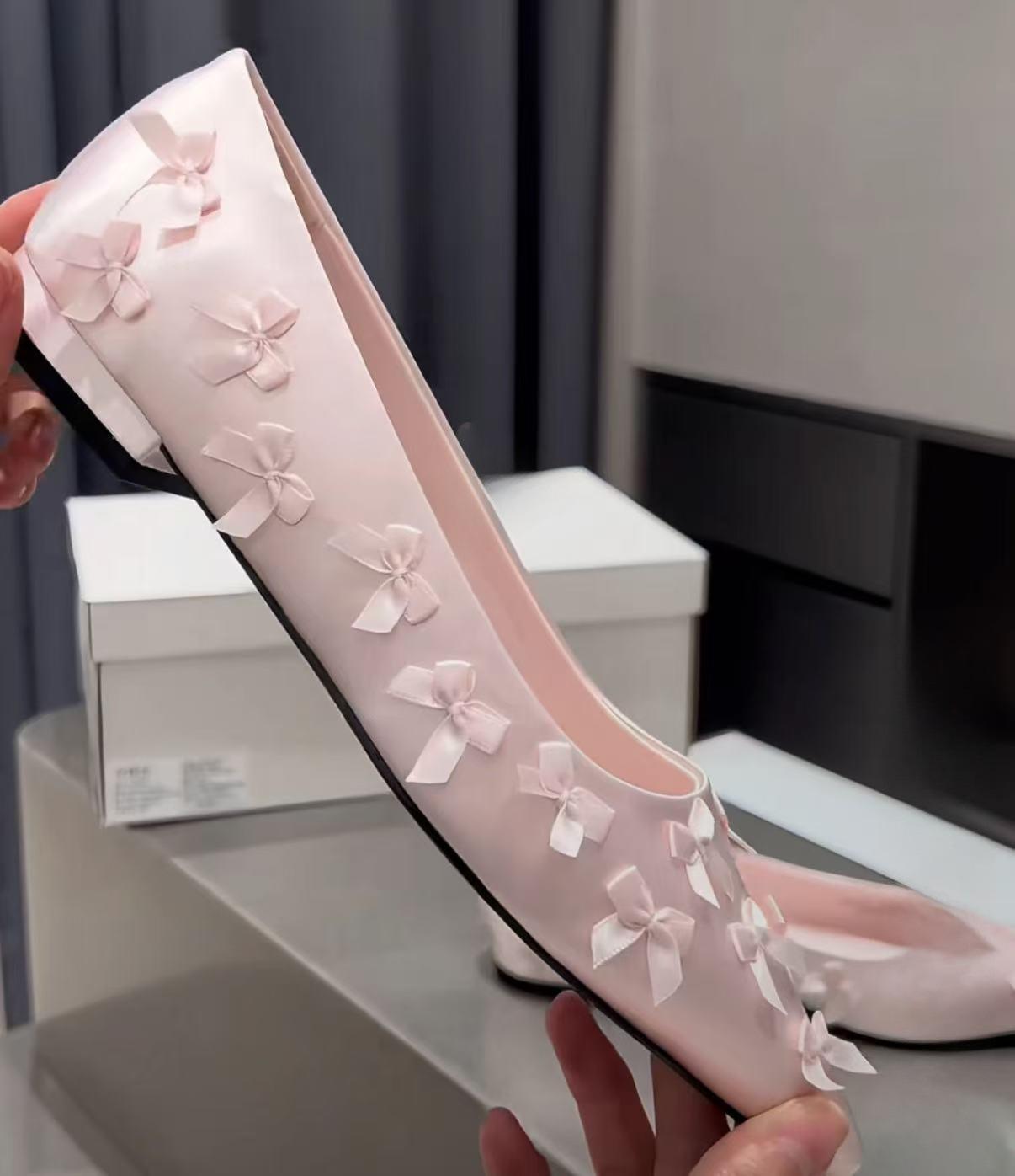 

В наличии: Осенние балетки из розового атласа с острым носком (Стиль K-7020173) 36 розовый