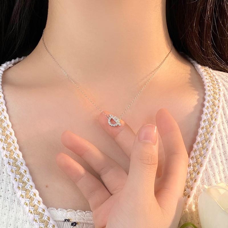 Light Luxury Buckle Circle Necklace, Small and Popular, High Sense Collar Chain, Full Diamond Neckchain