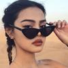 Personlighet Godterifarge Trekantede Cat Eye-solbriller Trend Retro Liten innfatning Solbeskyttelsesbriller Ultralette unisex-briller