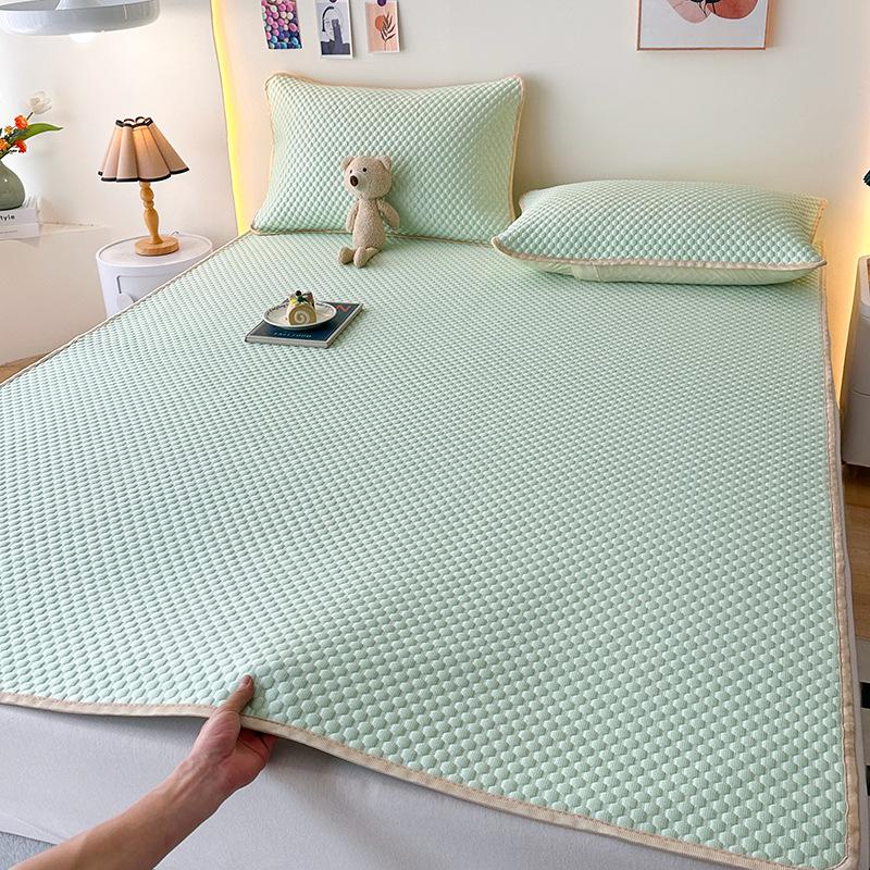 Ice Bean Mat Cool Bedspread Set - Fitted Sheet Style for Dorms, Air-conditioned Rooms, Ice Silk Feel.