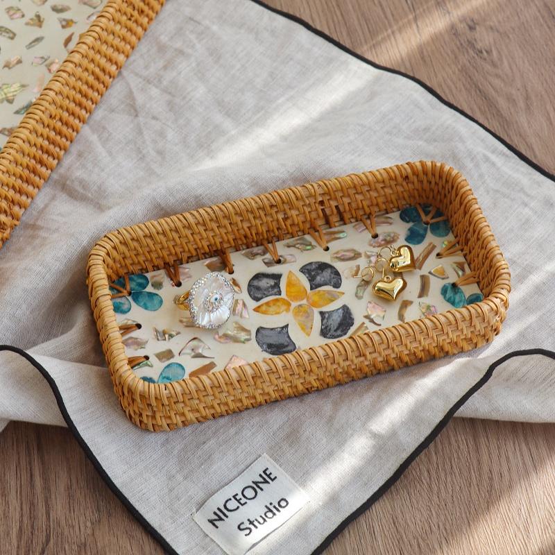 Asian Handmade Rattan Shell Tray Decorative Dining Accessory Fruit Serving Plate Home Snack Storage Tray for Living Room